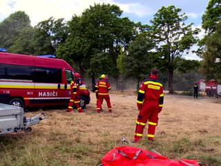 Slovenskí hasiči sa vrátili z najdlhšej zahraničnej pomoci. V Česku pomáhali 18 dní