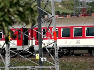 Tragédia na železničnej trati: Vlak zachytil ženu v koľajisku. Ťažkým zraneniam podľahla na mieste
