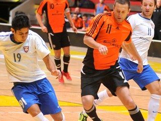 HUSTE.tv: Exhibičný turnaj v Bratislave pre Slov-Matic FOFO