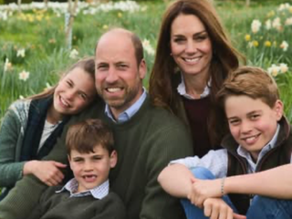 Vianočný pozdrav, ktorý poriadne zaskočil! Nepomýlili sa William a Kate..?