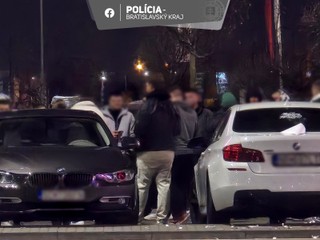 Polícia si posvietila na tuningový zraz. Rozdávala pokuty jedna radosť zraz