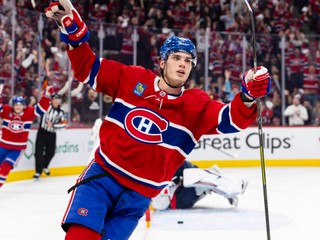 Zo SLAFKOVSKÉHO sa stáva hokejová superstar. Experti sú v nemom úžase