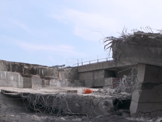 Na diaľnici D1 búrali most. Vodiči museli počítať s obchádzkou a neskorším spojazdnením úseku