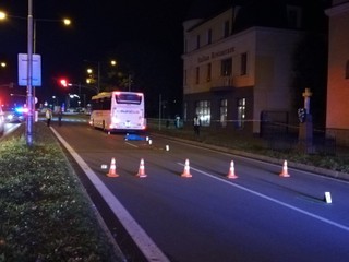 Ďalšia tragédia na cestách: Autobus zrazil chodca