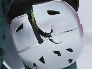 Českej snoubordistke Pančochovej pri páde praskla helma