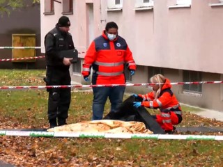 Objasňovanie tragédie v Šali: Na schodoch zostali zakrvavené stopy