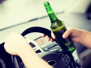 Šofér, ktorý dal deťom fúkať, aby naštartoval autobus, dostal pokutu