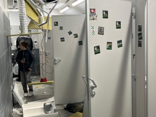 Fanúšikovia prešovského klubu po zápase s Košicami zdemolovali toalety a terorizovali divákov