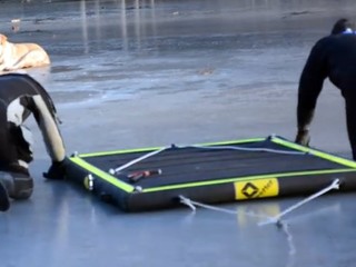 VIDEO: Záchrana psa zo zamrznutého jazera