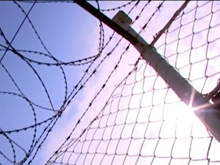 Mladík pod vplyvom drog kradol autobusy a jazdil na výlety, posedí si viac ako rok