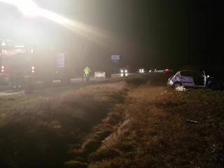 Nehoda pri Senci, zasahovať musel aj vrtuľník