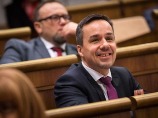 NAŽIVO: Erik Tomáš o zmene v pripravovaných príplatkoch za prácu v noci