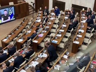 Odišli ako krysy, reaguje OĽaNO na odchod poslancov počas príhovoru Zelenského