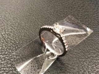 Podvodníci s diamantmi. Certifikát patrí inému kameňu