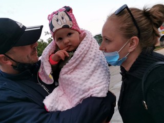 Manželov rozdelil koronavírus. Uvideli sa po 75 dňoch