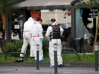 Záhrebom otriasol výbuch: Bomba v kaviarni poškodila okolité budovy