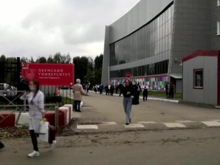 Tragédia na univerzite: osemnásťročný študent strieľal s upravenou zbraňou, hlásia šesť obetí