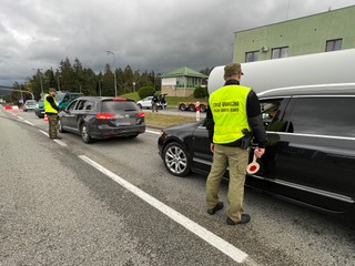 Kontroly na hraniciach so SR predlžuje Česko aj Poľsko. Dokedy potrvajú?