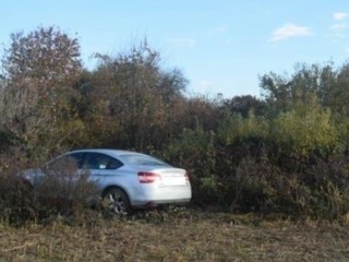 Kuriózna krádež auta: Jeden vystúpil lebo nevedel šoférovať, druhý zablúdil na Ukrajinu