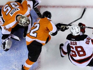 Jágr dosiahol ako štvrtý hráč tisíc gólov v kariére