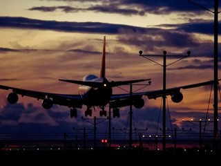 Rodina musela v lietadle sedieť na zemi. Jednoducho nemali sedadlá