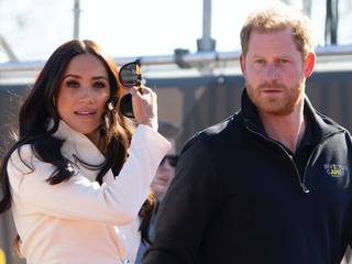 Meghan a princ Harry v Epsteinových zoznamoch! Kráľovská rodina je mimoriadne znepokojená!