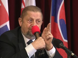 Štefan Harabin na stretnutí s občanmi hovoril o Ukrajine aj o očkovaní