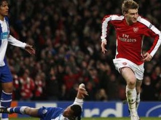 Arsenal a Bayern prvými štvrťfinalistami LM