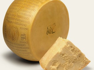 TOTO je kráľ tvrdých syrov: Viete, prečo je tak jedinečný a vzácny?