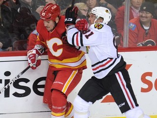 Hossa začal šiestu stovku asistencií, Gáborík ešte zabojuje o play off