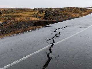 Island očakáva erupciu. Evakuovali už celé mesto