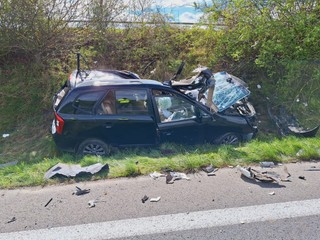 Ďalšie nešťastie na cestách: Pri čelnej zrážke prišla o život mladá mamička