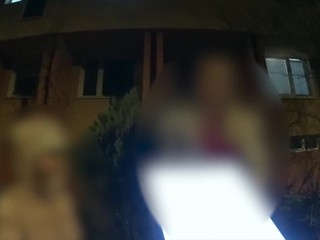 Osemročné dievčatko bolo v noci samé na lavičke, okoloidúci zalarmovali políciu