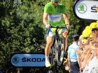 Hit internetu! Sagan parkuje na streche auta