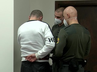 Muž päť rokov bil a ponižoval ženu. Mlátil ju aj počas tehotenstva