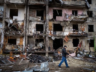 Manžel a dieťa sa ku mne nevedia dostať, museli by prejsť cez vojnovú líniu