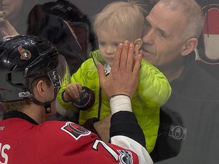 Najmenší, ale najmilší fanúšik! Super podpora pred 500. zápasom v NHL!