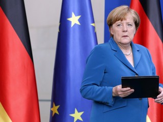 Chcete peniaze, musíte byť solidárni s utečencami, odkazuje Merkel