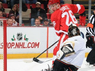 VIDEO. Jurčov prvý gól v NHL! Chára dvakrát úspešný v presilovke