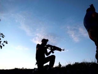 Ukrajinské deti sa cez prázdniny učia bojovať