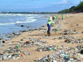 Francúzsko cenovo zvýhodní tovar v recyklovaných obaloch