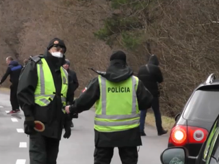 Nápor Ukrajincov na našu východnú hranicu stále stúpa. Na jej ochranu prispejú aj USA