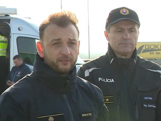 Polícia realizuje akciu zameranú na nelegálnu migráciu, pomáha jej česká technika