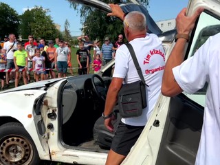 Ľudský život môže zachrániť aj laik. Potrebuje na to prístroj, ktorých počty aj vďaka záchranárom stúpajú