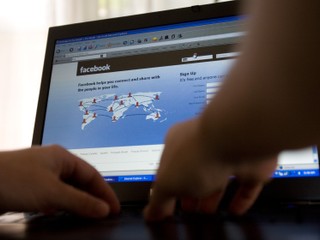 Dievča spáchalo samovraždu pre kyberšikanu