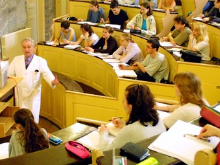Desaťtisíce Slovákov mieria na české univerzity. Takmer polovica sa domov nevráti
