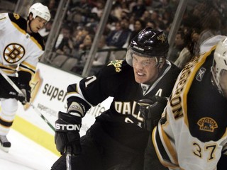 Florida s prvým triumfom, Chára a Višňovský s asistenciami