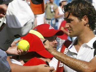 Federerovu kravu predali na aukcii