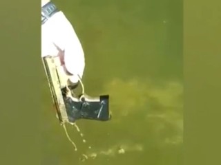 Romantická prechádzka sa skončila telefonátom na políciu