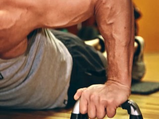 Fitnescentrá ani bazény sa zatiaľ otvárať nebudú